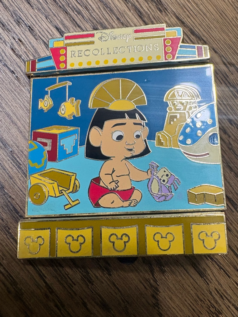 Recollections Disney kuzco Character Pin